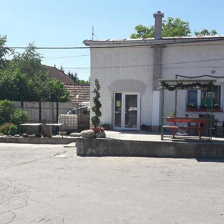 Apartman Yvet Sucany Luaran gambar