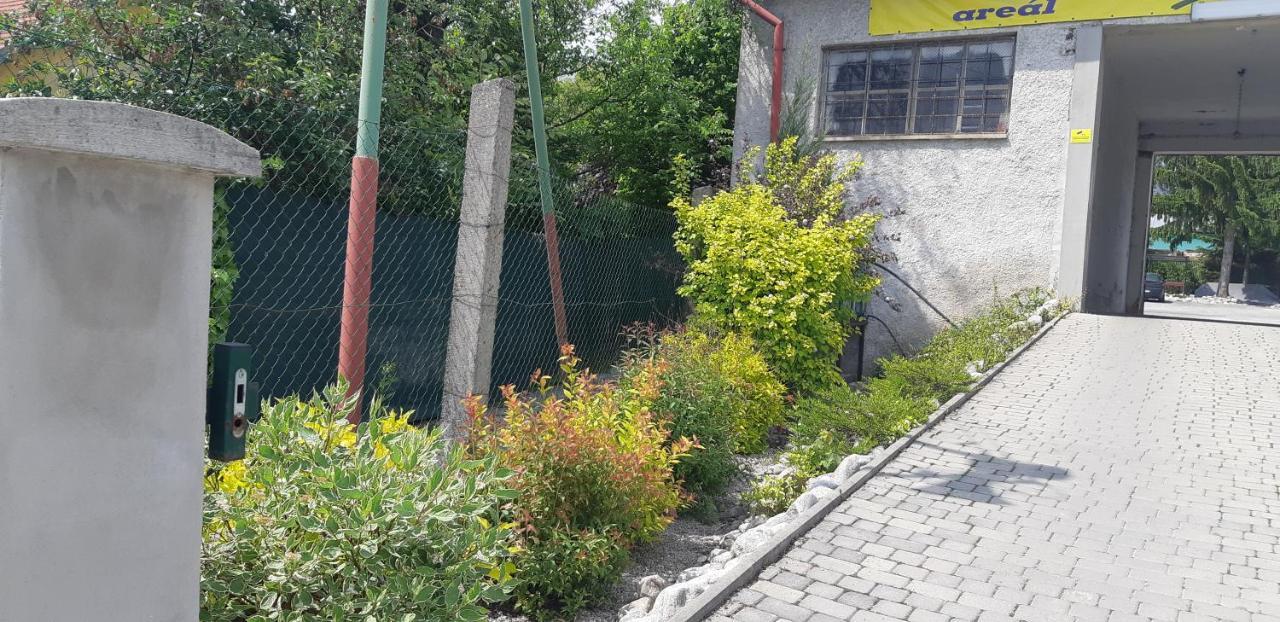 Apartman Yvet Sucany Luaran gambar