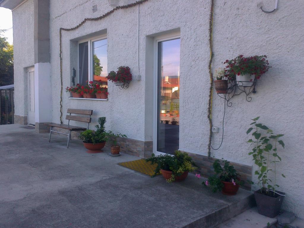 Apartman Yvet Sucany Luaran gambar